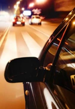 Auto en la noche